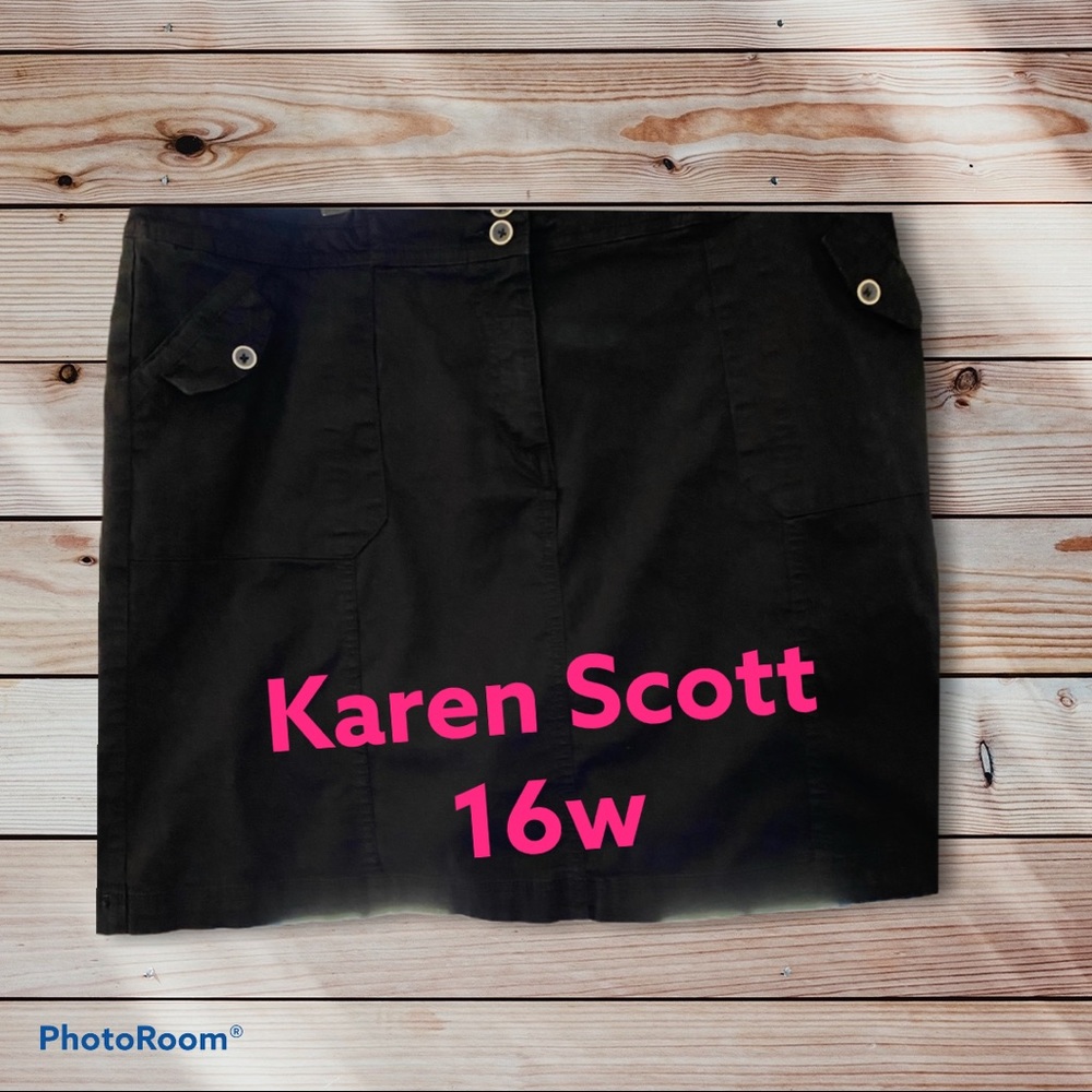 Skort black 20 in long Karen Scott